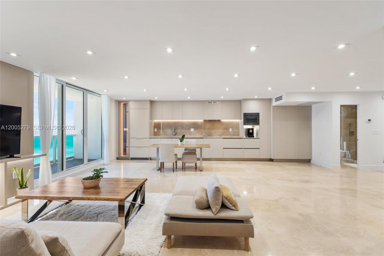 2301 Collins, Unit 1011, Miami Beach, FL 33139 Photo