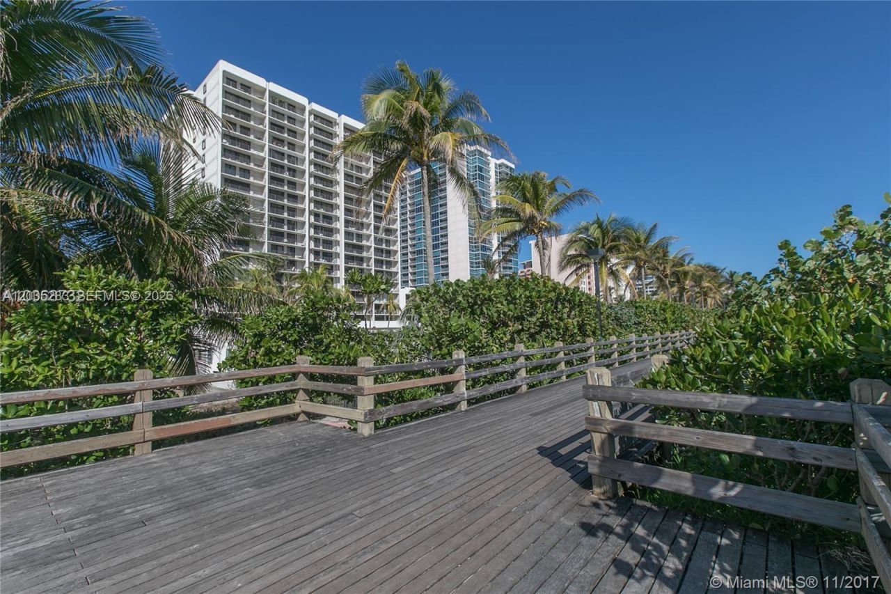 2625 Collins Ave, Unit 1508, Miami Beach, FL 33140 Photo