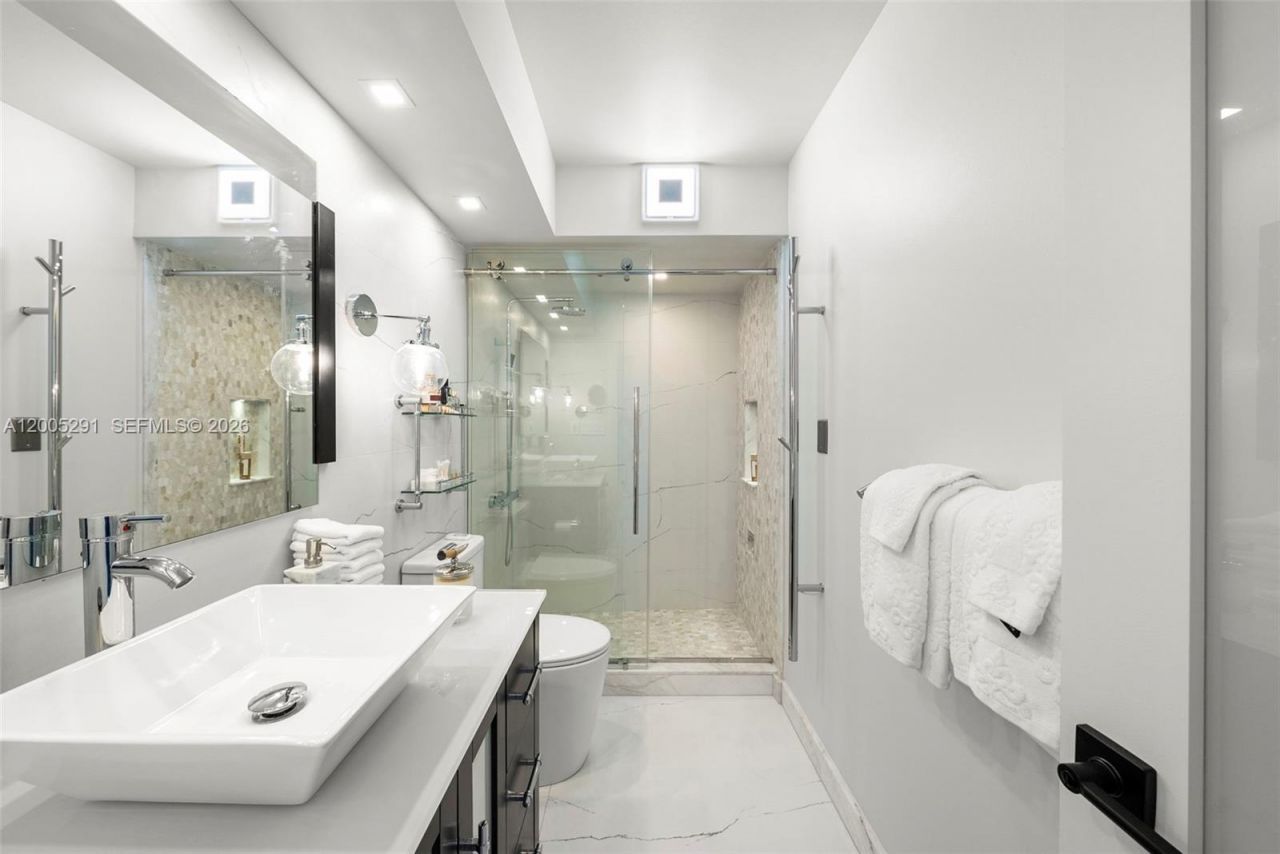 4300 N Ocean Blvd, Unit 15D, Fort Lauderdale, FL 33308 Photo
