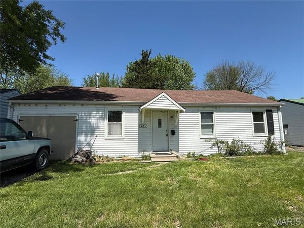 417 Lawrence Street , Montgomery City, MO 63361