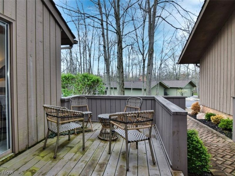 570-21 Russet Woods Lane, Aurora, OH 44202 Photo 3