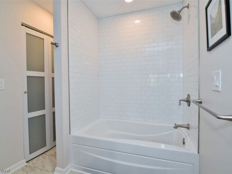 570-21 Russet Woods Lane, Aurora, OH 44202 Photo 32