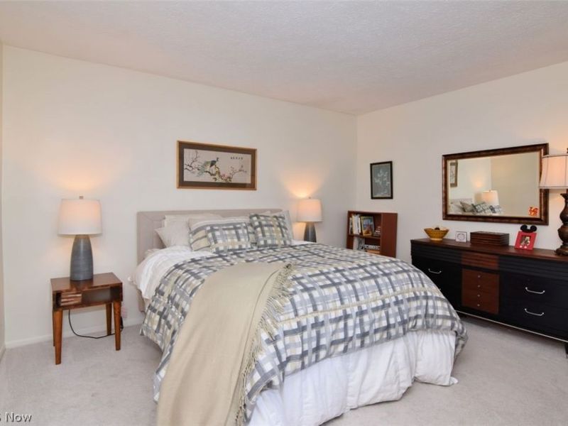 570-21 Russet Woods Lane, Aurora, OH 44202 Photo 7