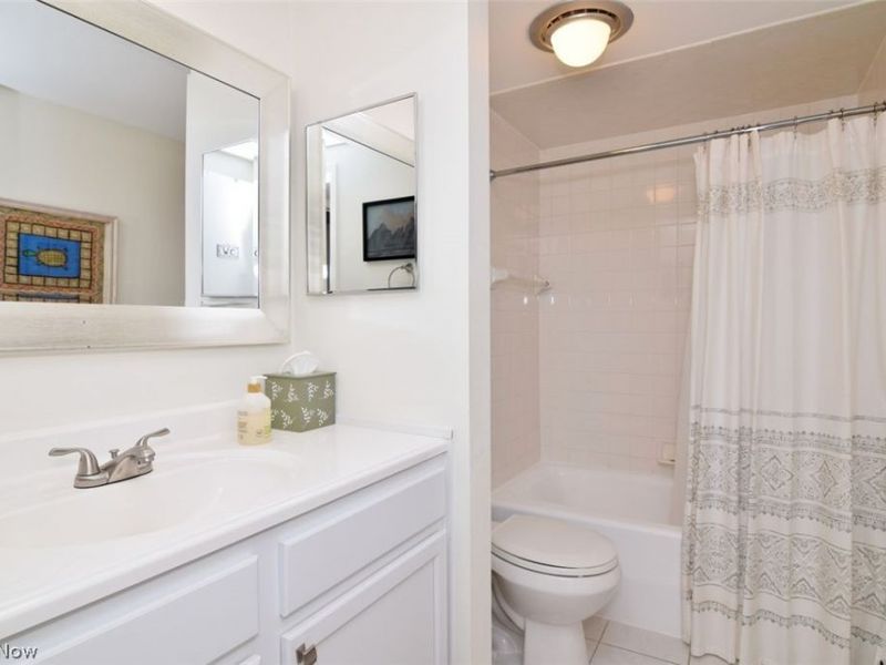 570-21 Russet Woods Lane, Aurora, OH 44202 Photo 8