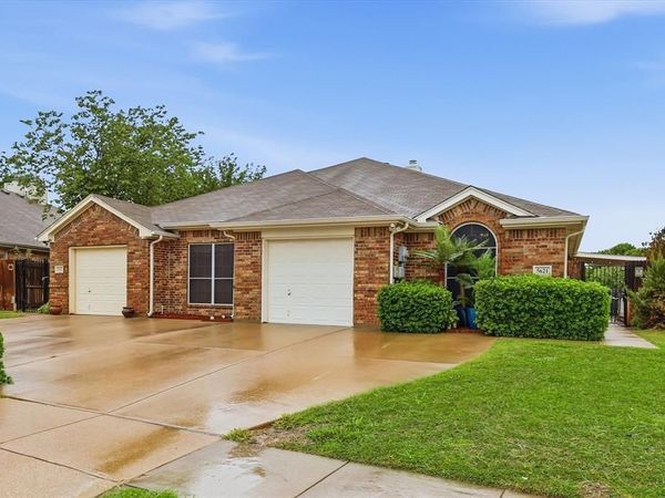 5621 Swords Drive , Fort Worth, TX 76137
