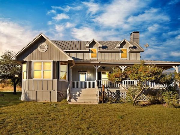 528 Mill Creek Court, Azle, TX 76020