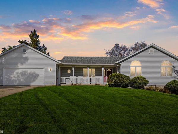 2103 Wakefield Drive, Marshalltown, IA 50158