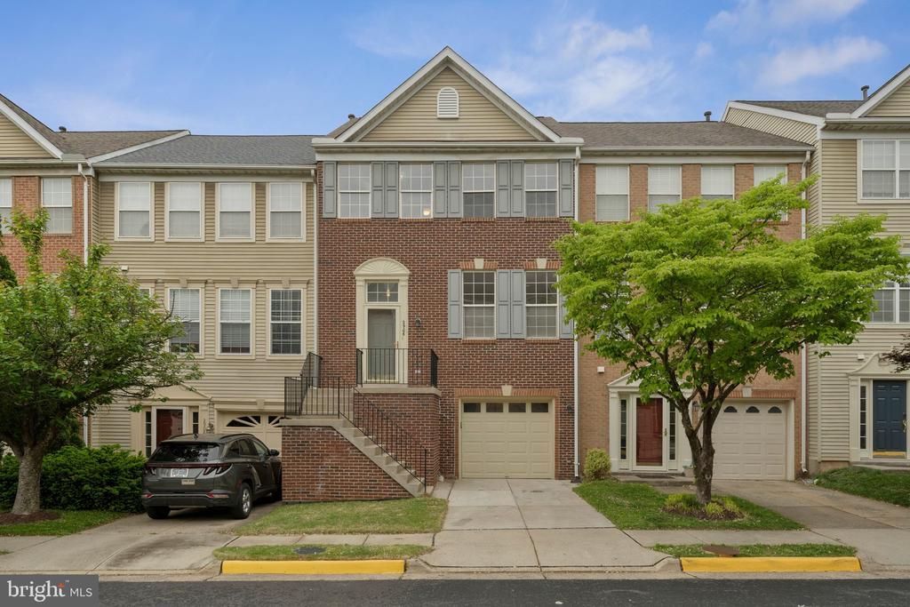 2906 Fairfax Metro Lane, Vienna, VA 22181 Main Photo