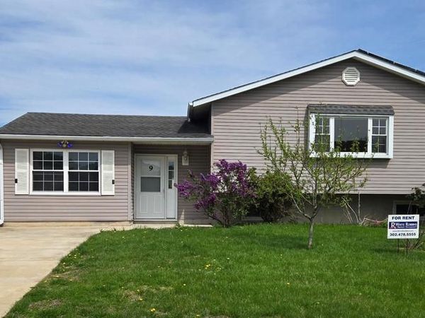 9 WARREN DRIVE, NEWARK, DE 19702