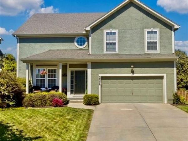 20756 W 121 Street, Olathe, KS 66061