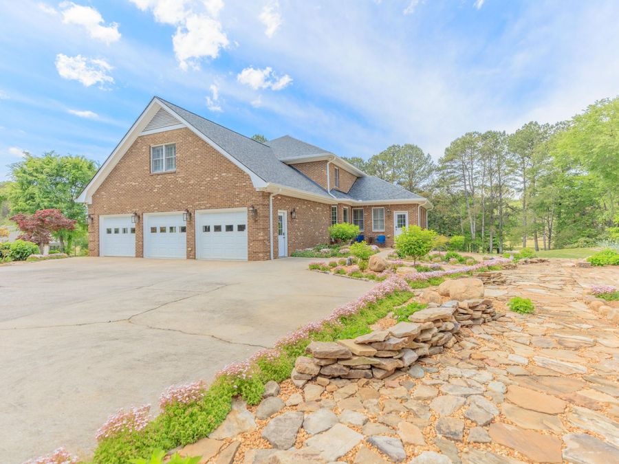 Property Image 100