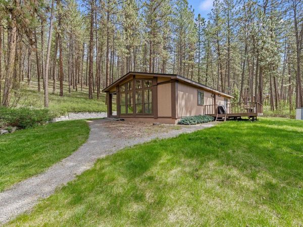 10709 S Hangman Valley Rd, Spokane, WA 99224