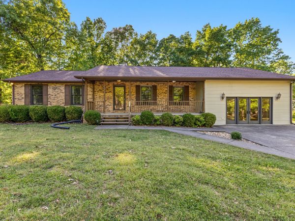 113 Oakwood Cir , Dickson, TN 37055