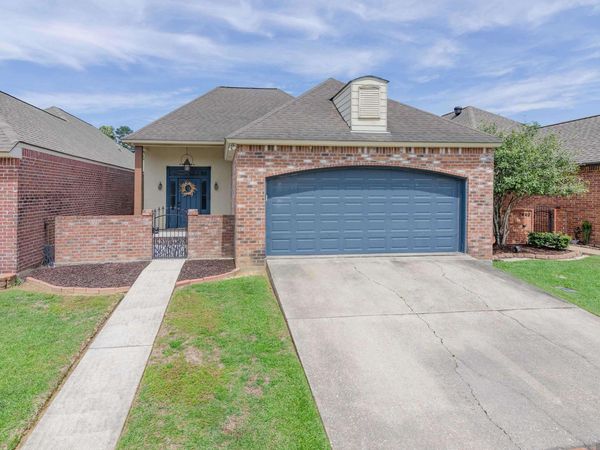 2453 Randy Dr, Denham Springs, LA 70726