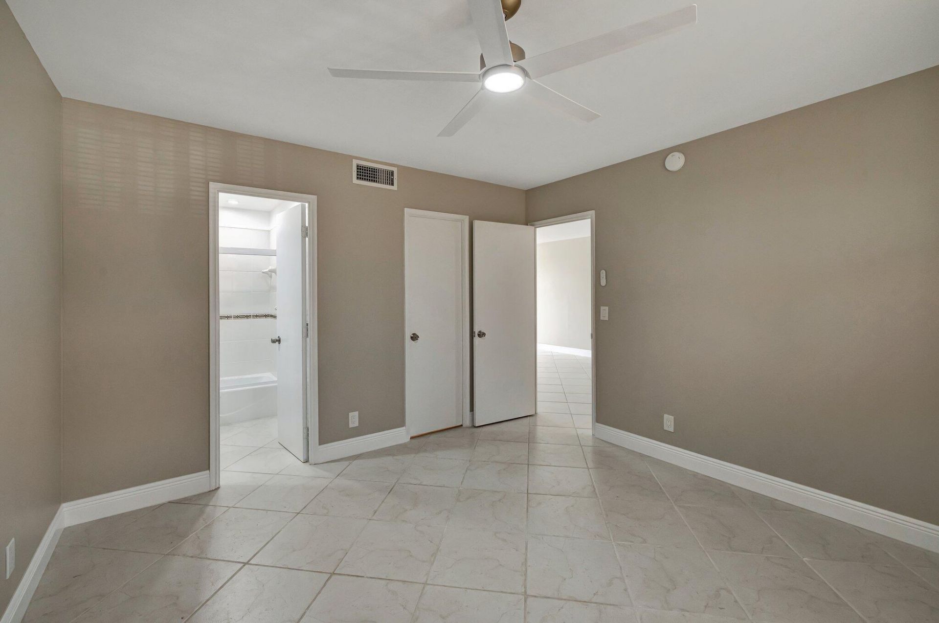 1777 SE 15th Street, Unit 215, Fort Lauderdale, FL 33316 Photo
