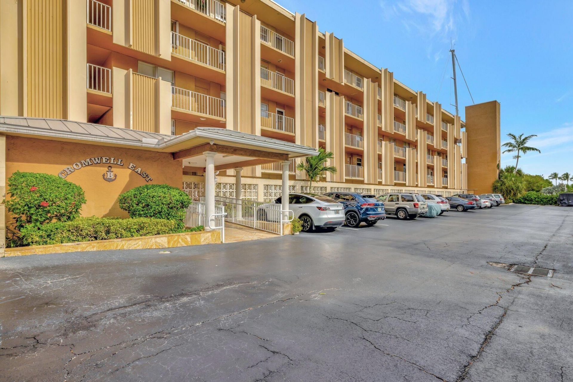 1777 SE 15th Street, Unit 215, Fort Lauderdale, FL 33316 Photo