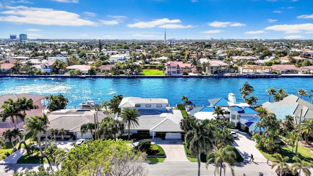 4555 W Tradewinds Avenue, Lauderdale by the Sea, FL 33308 Photo