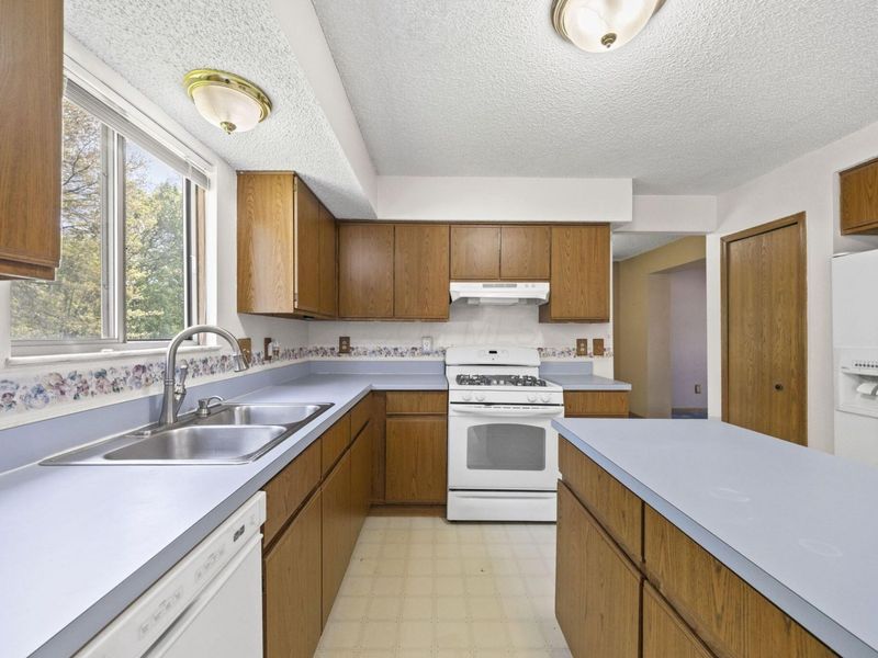 856 Briaro Street, Reynoldsburg, OH 43068 Photo 9