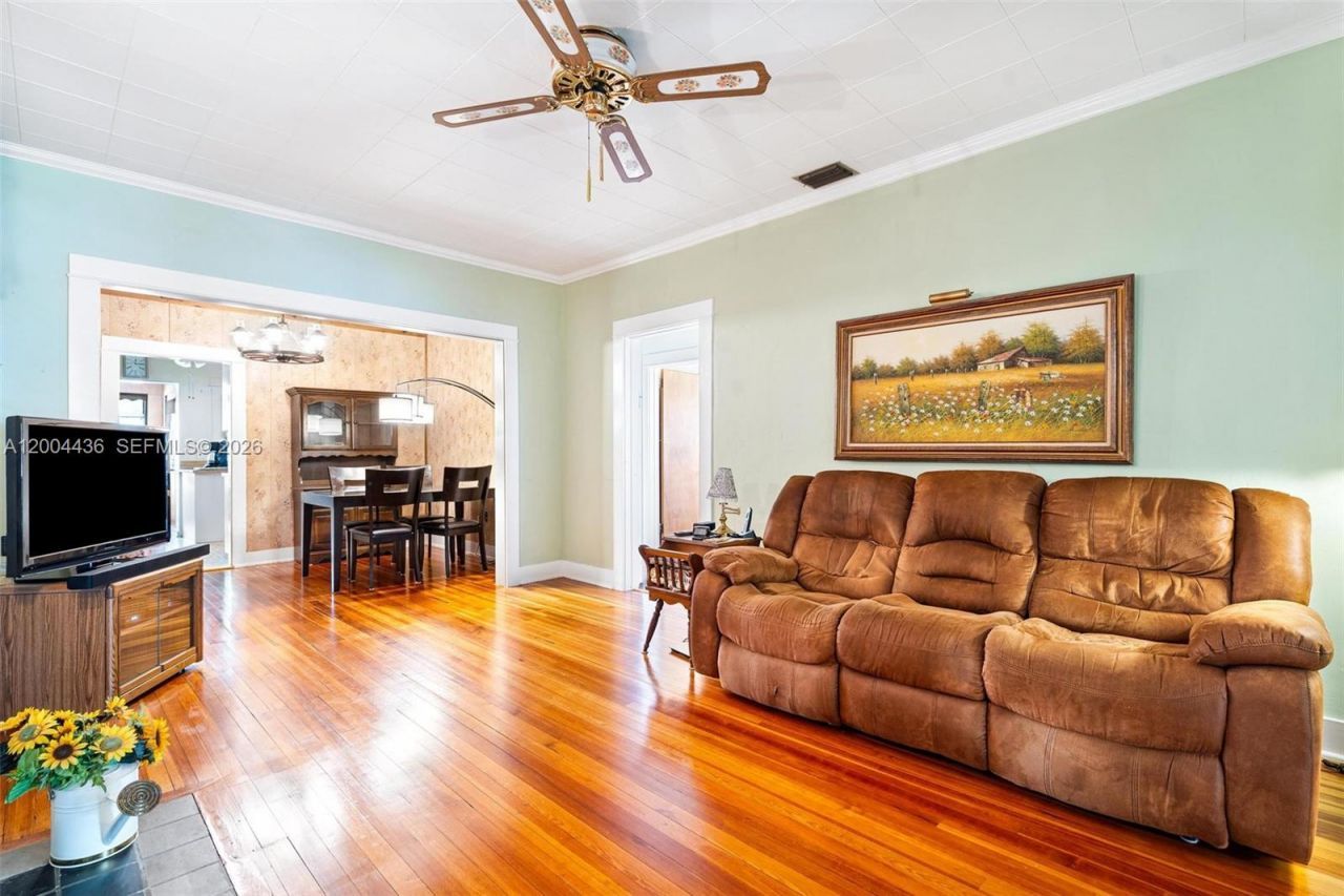 57 N Melrose Dr , Miami Springs, FL 33166 Photo