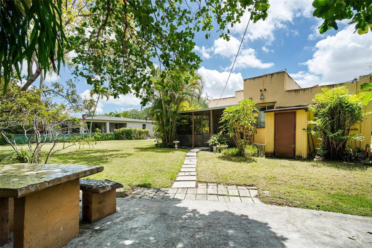 57 N Melrose Dr , Miami Springs, FL 33166 Photo