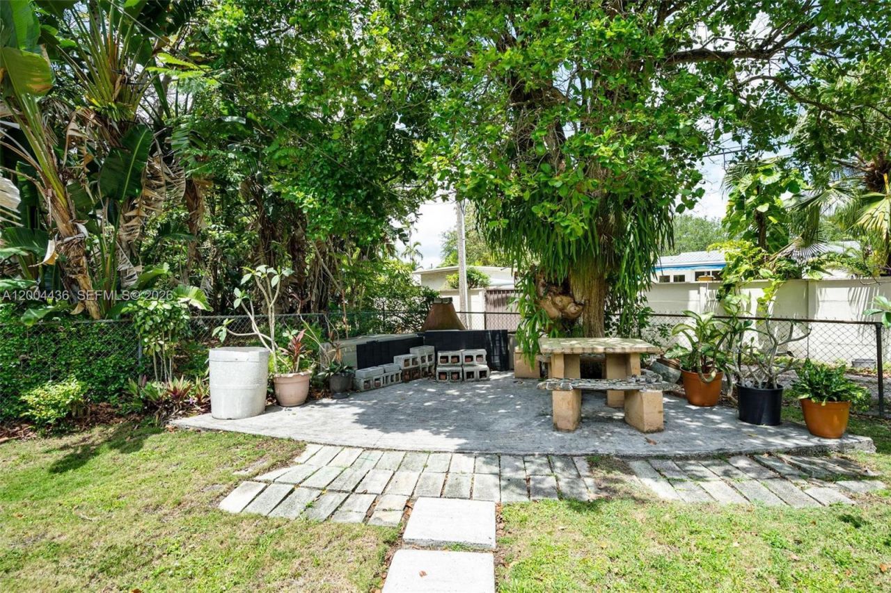 57 N Melrose Dr , Miami Springs, FL 33166 Photo