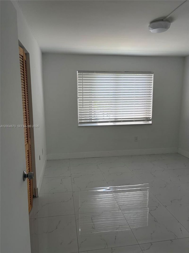 1401 NE 191st St , Unit D201, Miami, FL 33179 Photo