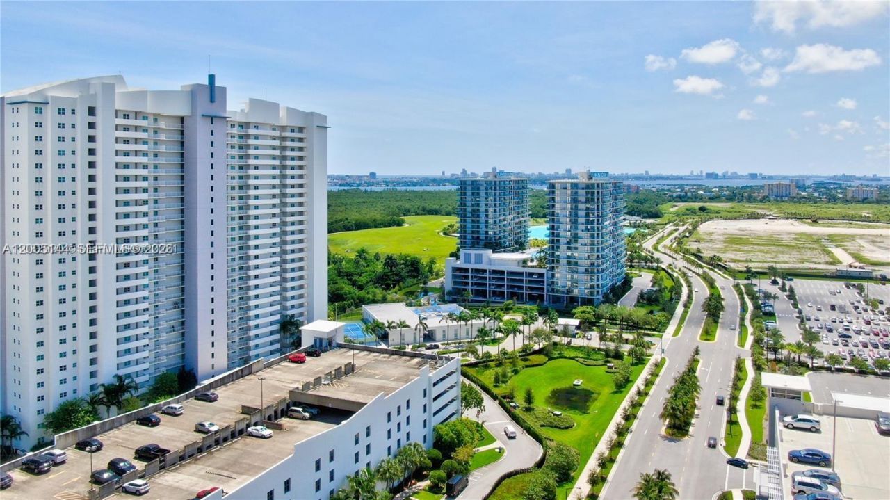15051 Royal Oaks Ln , Unit 503, North Miami, FL 33181 Photo