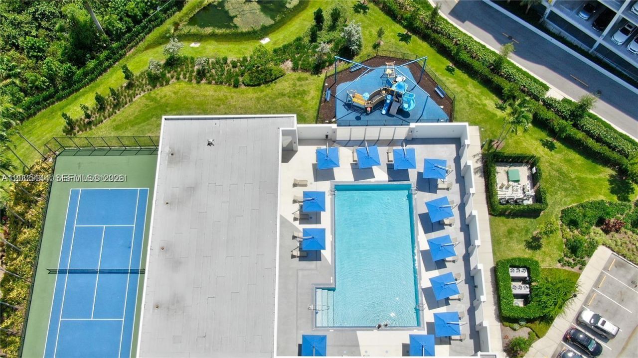 15051 Royal Oaks Ln , Unit 503, North Miami, FL 33181 Photo