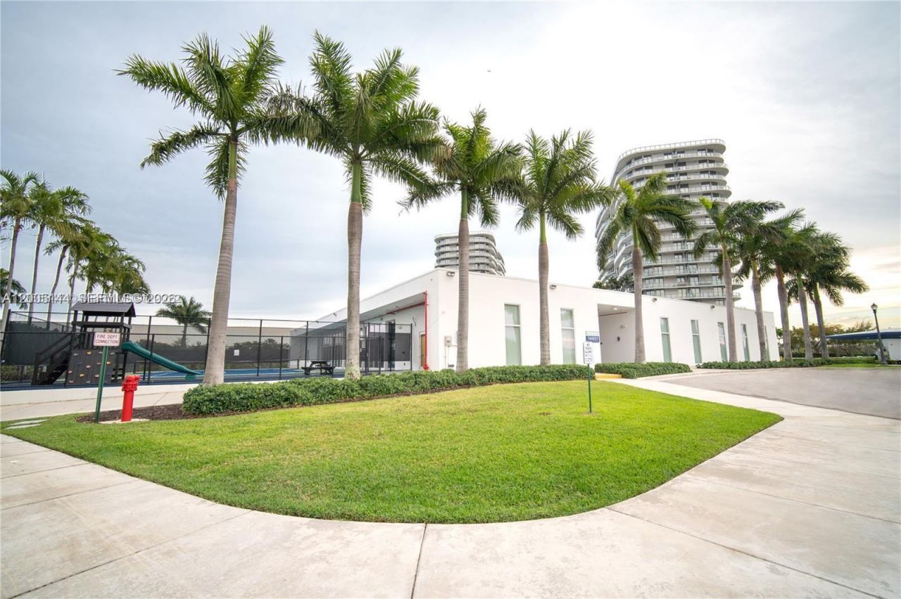 15051 Royal Oaks Ln , Unit 503, North Miami, FL 33181 Photo