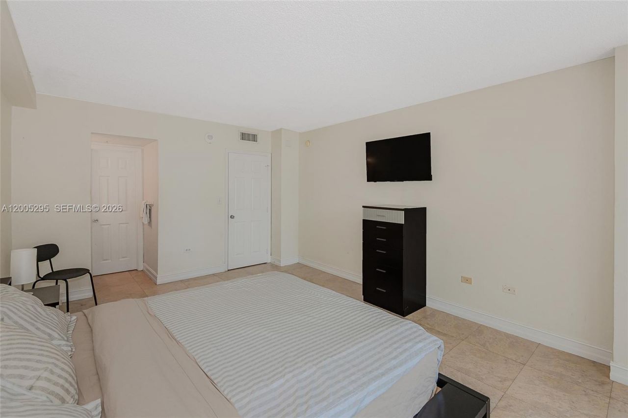 1500 Bay Rd, Unit 116S, Miami Beach, FL 33139 Photo