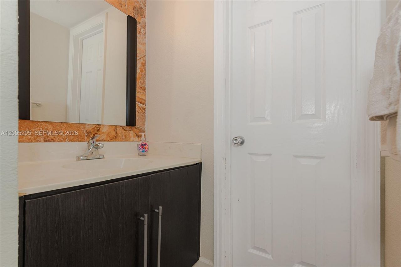 1500 Bay Rd, Unit 116S, Miami Beach, FL 33139 Photo
