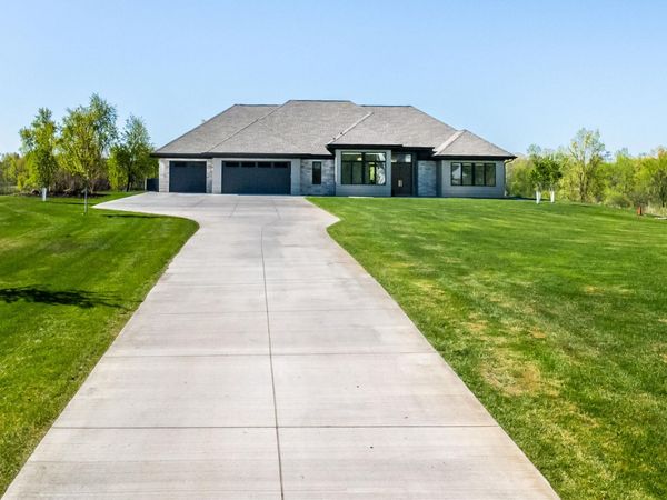 9735 Frontier Lane, Lakeville, MN 55044