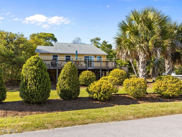 7028 Archers Creek Drive S, Emerald Isle, NC 28594