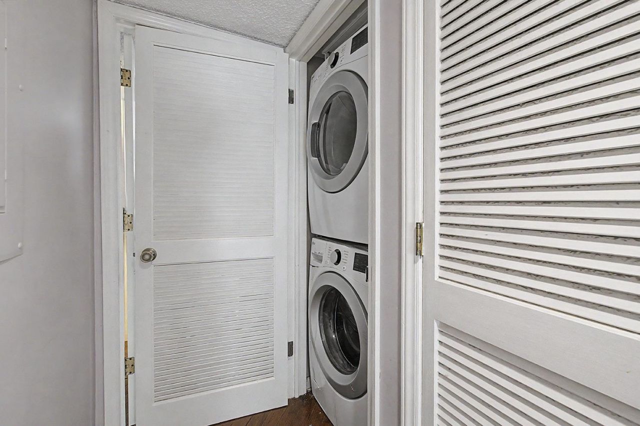 4230 Pinehurst Circle Photo 12