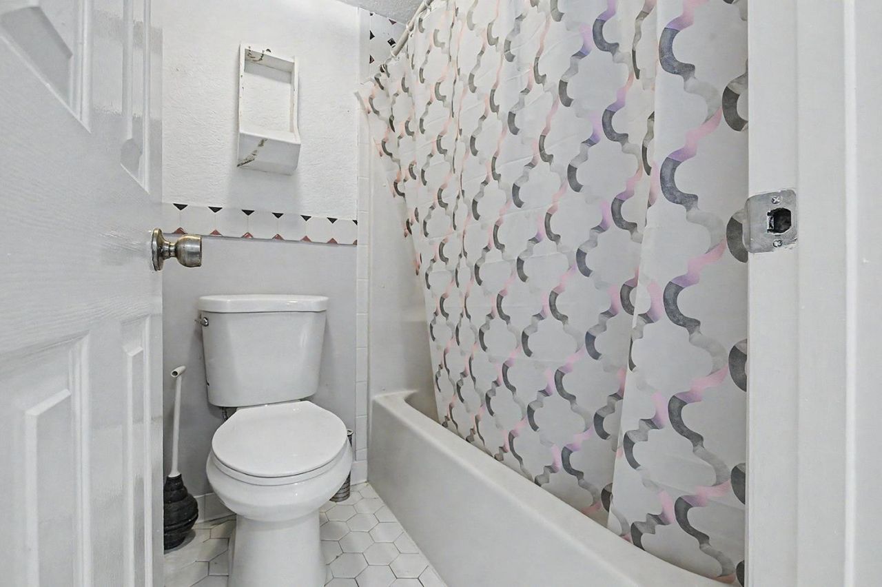 4230 Pinehurst Circle Photo 14