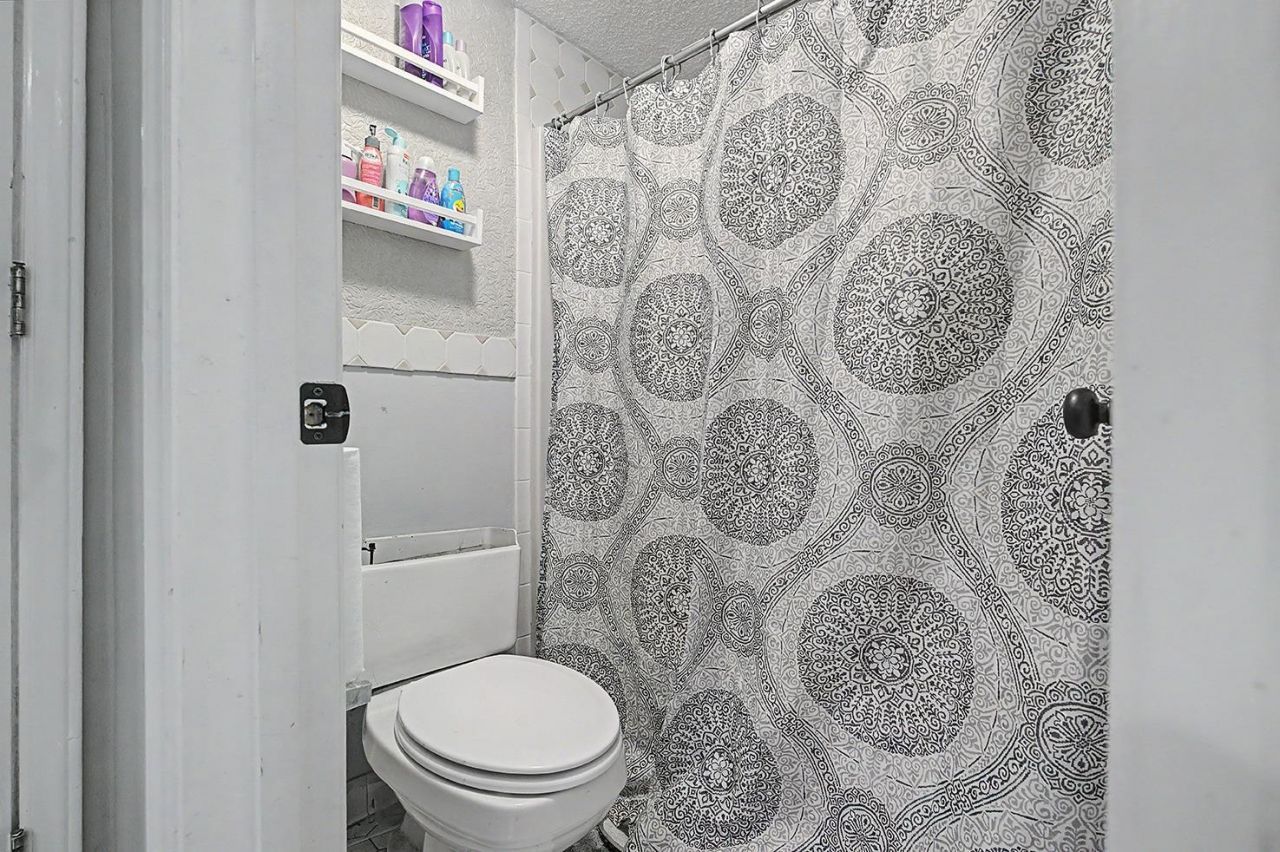 4230 Pinehurst Circle Photo 20