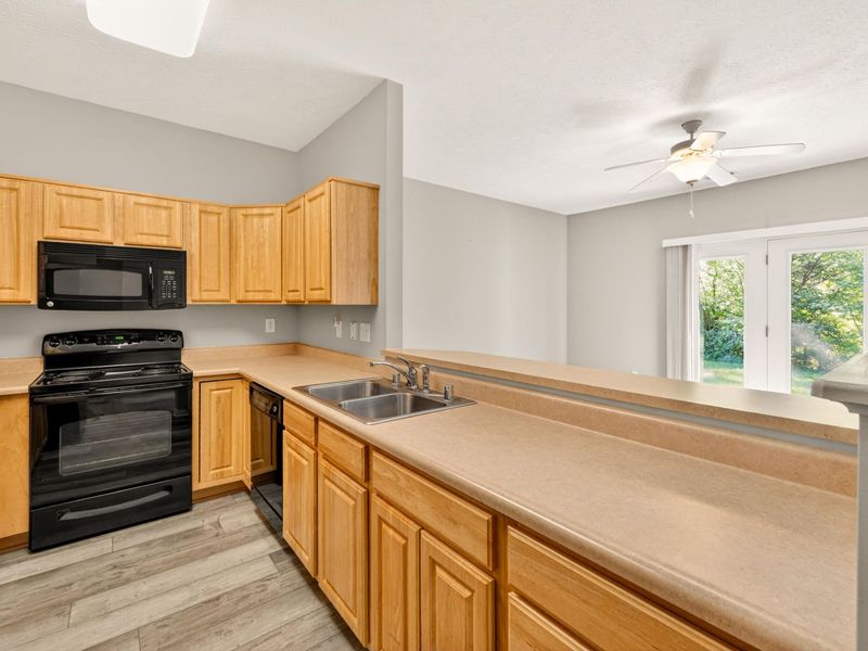 915 Shiredale Drive, Florence, KY 41042 Photo 12