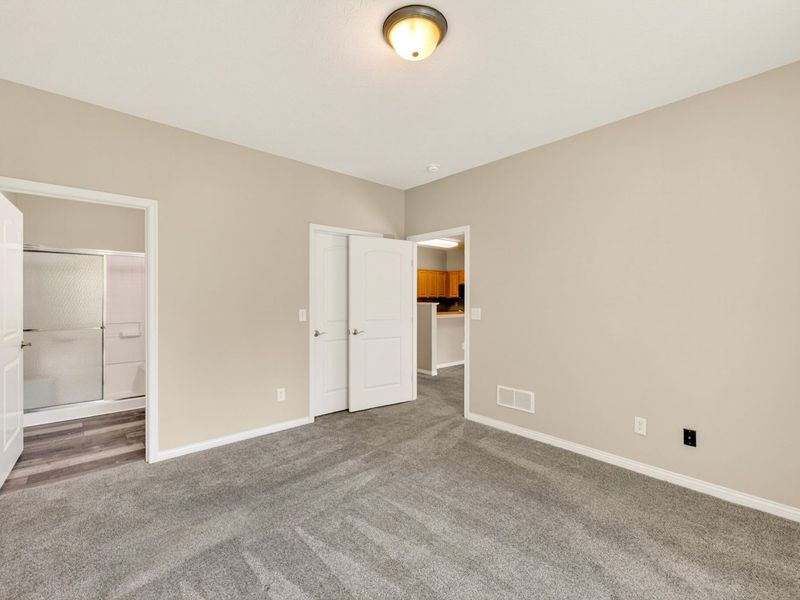 915 Shiredale Drive, Florence, KY 41042 Photo 25