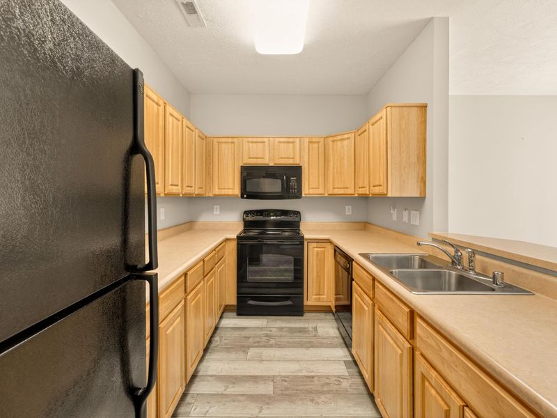 915 Shiredale Drive, Florence, KY 41042 Photo 9