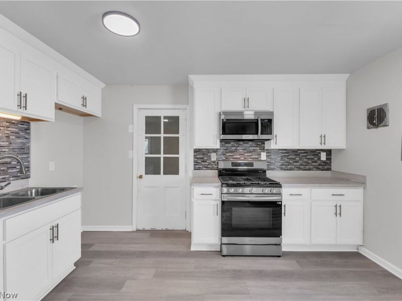 20117 Butternut Lane, Warrensville Heights, OH 44128 Photo 12