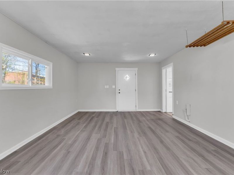 20117 Butternut Lane, Warrensville Heights, OH 44128 Photo 9