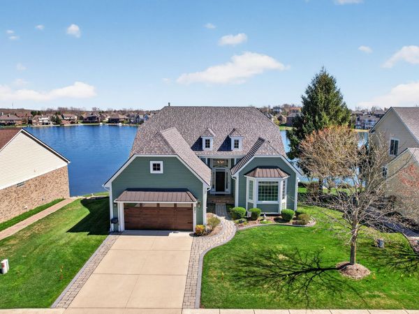 821 Cross Circle, Oxford, MI 48371