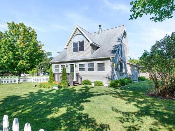 1202 State Street, Charlevoix, MI 49720