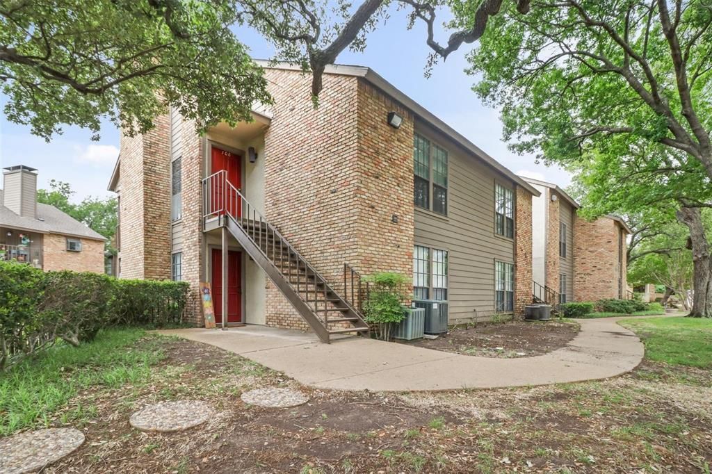 15221 Berry Trail, Unit 108, Dallas, TX 75248 Main Photo