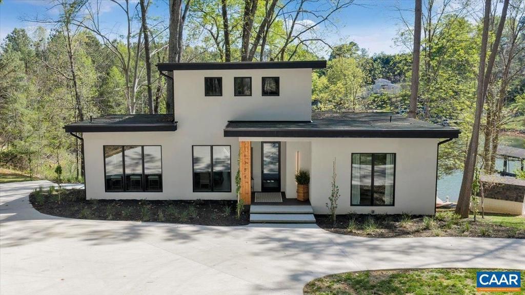 16358 MONETA RD, MONETA, VA 24121