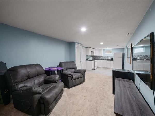 8500 Brooklyn Avenue, Kansas City, MO 64132