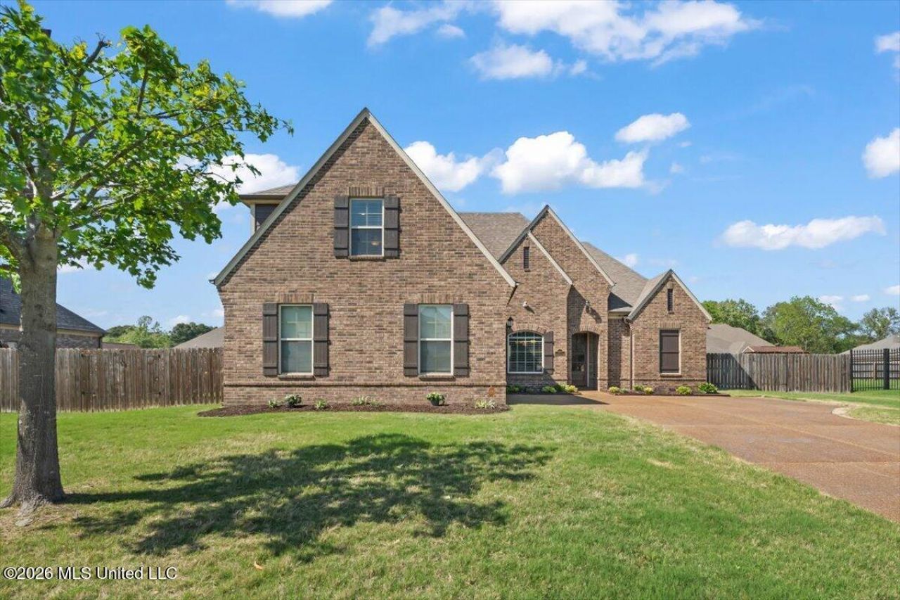 8830 S Courtly Circle Olive Branch, MS 38654