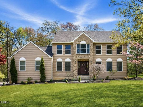 18 Tanglewood Place, Monroe, NJ 08831