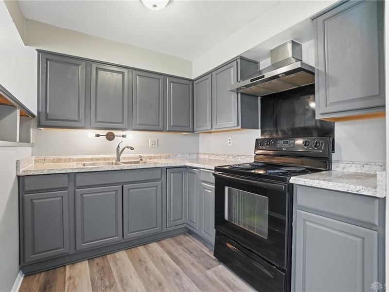 5717 Resik Drive, Huber Heights, OH 45424 Photo 12