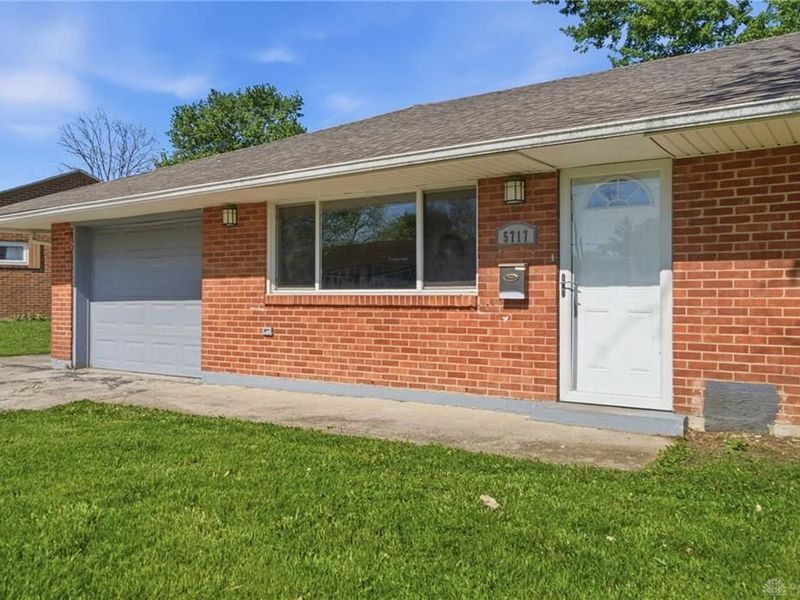 5717 Resik Drive, Huber Heights, OH 45424 Photo 2